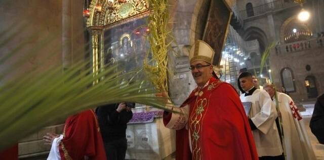 El cardenal Pizzaballa en el Domingo de Ramos de 2024 en el Santo Sepulcro
