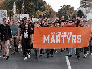 Una marcha por los mártires