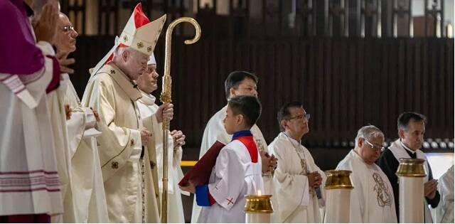 El cardenal Aguiar consagra la diócesis de México a la Trinidad y el Inmaculado Corazón de María