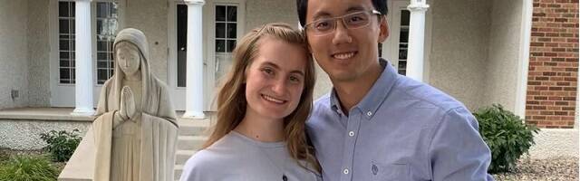 Juekun Wen y su esposa Lauren, él ha contado su camino al catolicismo desde la China más alejada de la fe