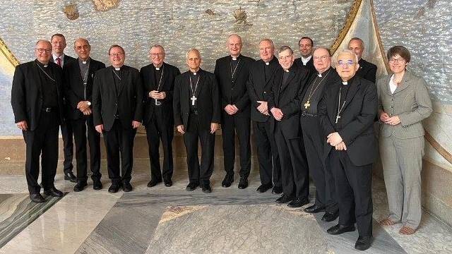 Encuentro de representantes de la Iglesia alemana con miembros de la Curia romana, encabezados por el cardenal Víctor Fernández, el pasado 28 de junio. Foto: Vatican Media.