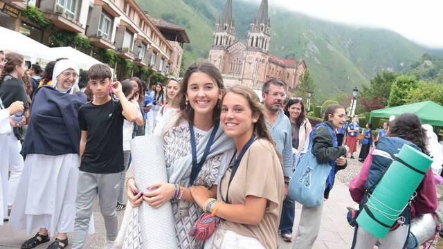 Jóvenes en Covadonga.