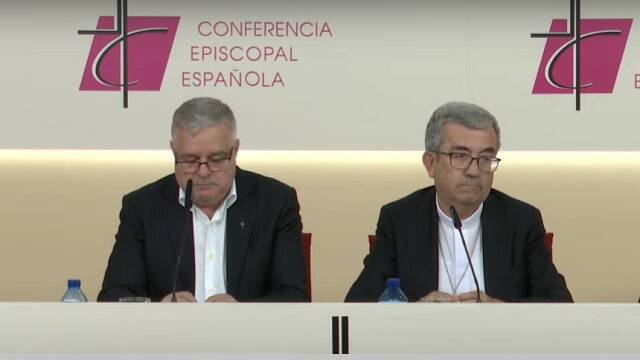 El dominico Jesús Díez, presidente de la Confer, y el arzobispo Argüello, presentan las líneas de reparación a víctimas de abusos en entornos de Iglesia