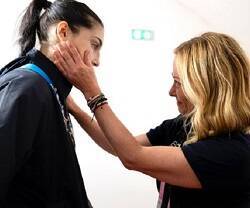 Giorgia Meloni quiso animar a la boxeadora Carini y pidió competiciones justas