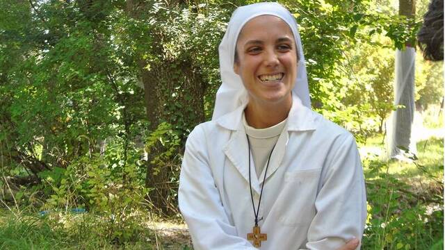 Sofía, alegre, lleva desde 2020 con las agustinas del Monasterio de la Conversión - foto de Tatiana Fedótova 