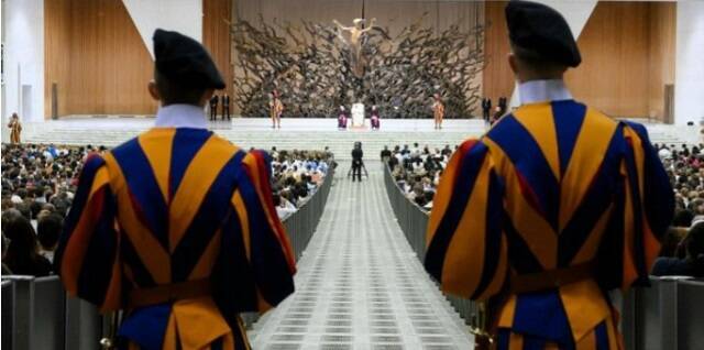 Audiencia del Papa en la Sala Pablo VI tras su descanso del mes de julio