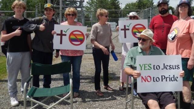 Manifestantes de Elmvale (Ontario, Canadá).