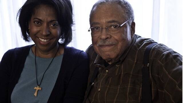 James Earl Jones en 2013 con la actriz Genna Gardwel en el rodaje de Gimme Shelter, película con mensaje provida