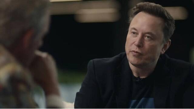 Elon Musk durante su entrevista con Jordan Peterson en verano de 2024