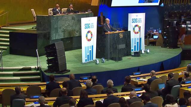 Antonio Guterres, secretario general de la ONU, reafirma los objetivos de la Agenda 2030 durante una cumbre al efecto en 2023.