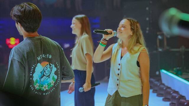 Cantantes en el escenario de Hakuna en el Wizink Center de Madrid en la noche del sábado 21 de septiembre