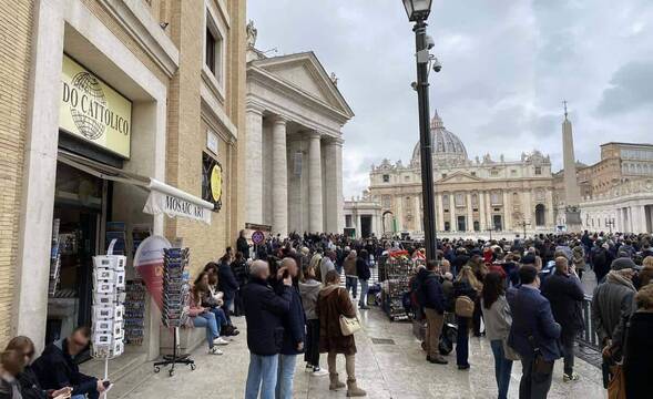 La ubicación privilegiada de Mondo Cattolico: un balcón a la historia de la Iglesia. 