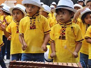 El coro de Jesús Niño, a San Miguel Arcángel