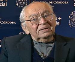 Gustavo Gutiérrez, en 2013, al recibir el título de Doctor Honoris Causa por la Universidad Católica de Córdoba.