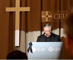 El nuncio Bernardito Auza en el desayuno de oración de la AcdP y la Fundación San Pablo CEU