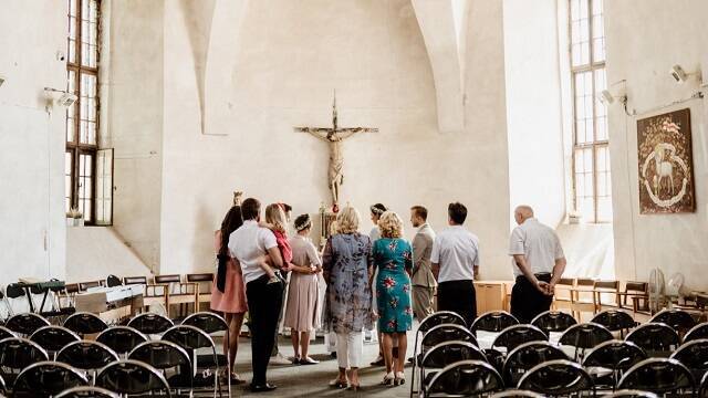 Una ceremonia en la parroquia de Ramintoja, una iglesia evangelizadora en Vilna