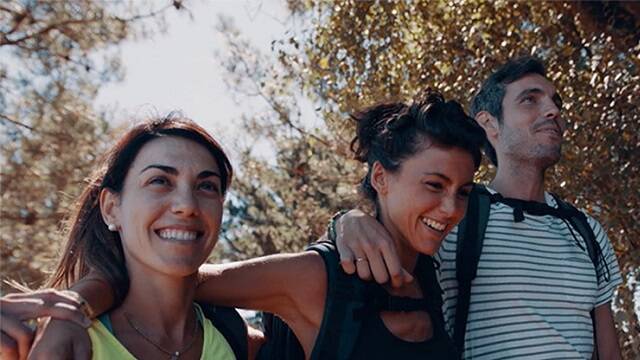 Jóvenes peregrinos en Santiago, un Camino Espiritual, película sobre el Camino con el obispo de Madison, Wisconsin