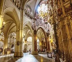 Interior de la catedral de Toledo, uno de los templos más bellos de España.