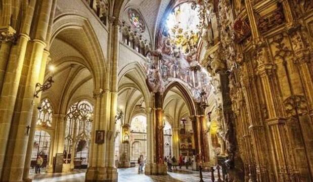 Interior de la catedral de Toledo, uno de los templos más bellos de España.