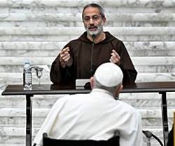 El padre Pasolini predica a la Curia en el segundo domingo de Adviento. Foto: Vatican Media.