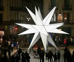 La fatua estrella cósmica del alcalde Collboni ha expulsado al Niño Jesús de la plaza Sant Jaume